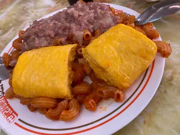 咸牛肉炒通粉+厚蛋