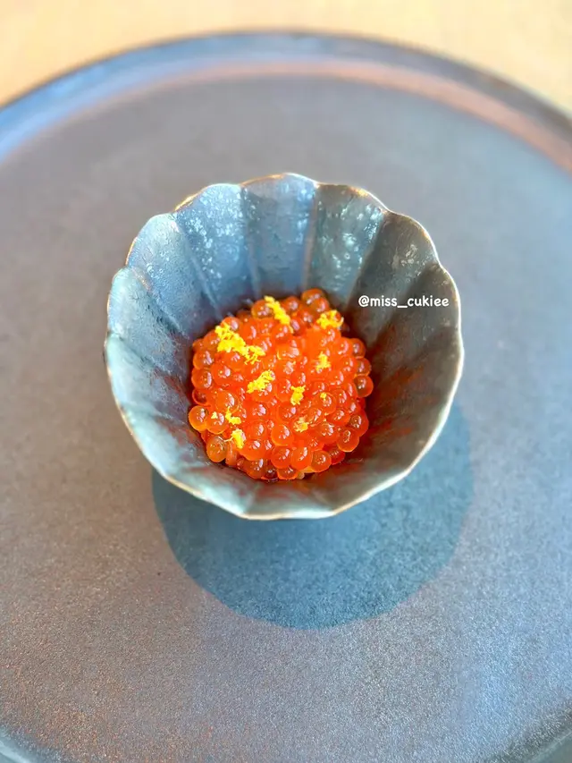 三文魚籽配三文魚肉壽司丼