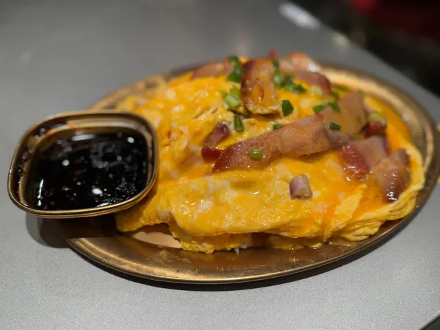 ✨滑蛋叉燒飯✨ $76
炒蛋滑嫩加埋肥瘦適中,外皮微焦,內裡多汁嘅叉燒簡直係完美結合,色香味俱全!份量好足,絕對飽肚🍚
✨Scrambled Egg with BBQ Pork Rice✨ $76
The combination of tender scrambled eggs and perfectly cooked BBQ pork with a slightly crispy exterior! 🍚