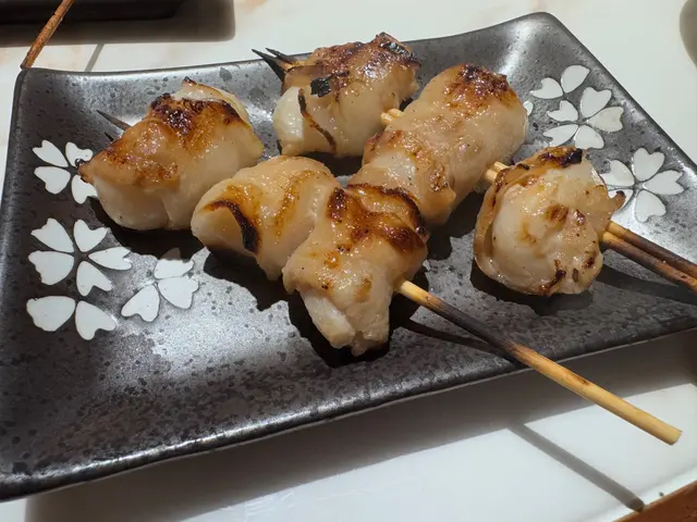 ✨豚肉荔枝卷✨ $15
咬開裡面的豚肉荔枝卷,鮮甜的味道瞬間充滿口腔,減低了油膩感,真是太棒了!🍑🥢
Biting into this lychee pork roll brings a burst of sweetness, reducing the greasiness—absolutely fantastic! 🍑🥢