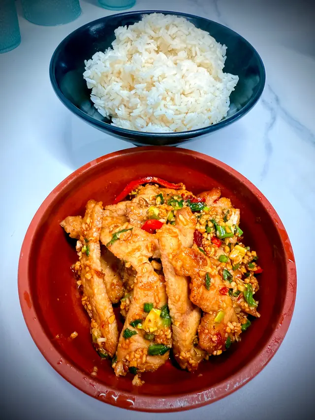 📌椒鹽豬扒飯