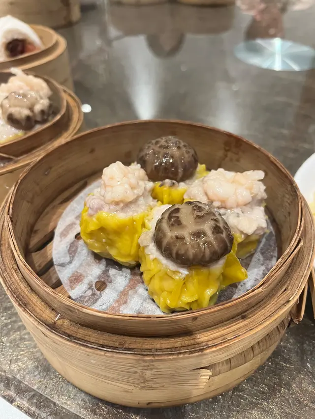 花菇吊魷鮮肉燒賣