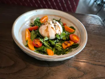 Burrata salad