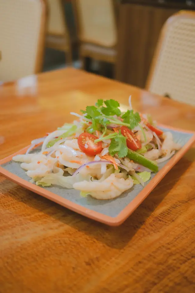 泰式酸辣鳳爪沙律