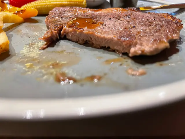 薄過大家樂早餐嗰塊牛扒￼