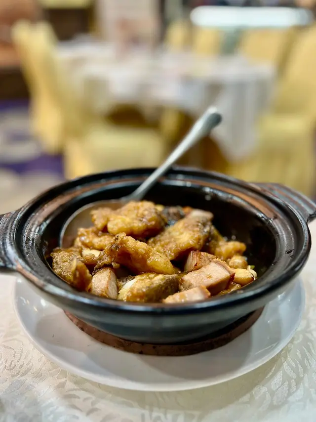 蒜子火腩紅炆班腩