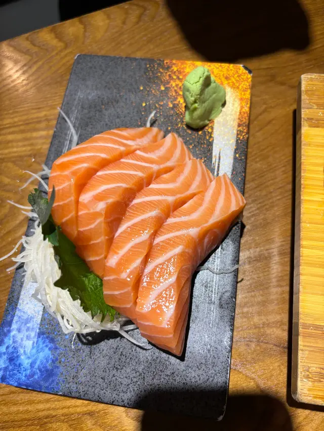 三文魚刺身