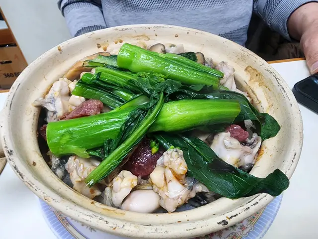 北菇田雞煲加臘腸