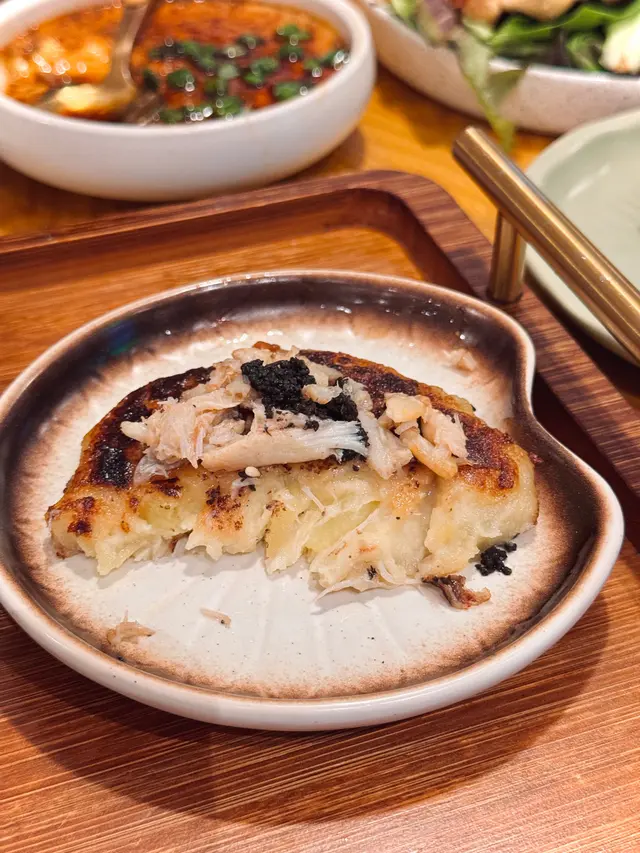 黑松露蟹肉薯餅