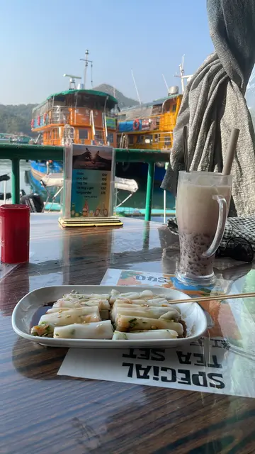 紅豆冰和芝麻腸粉