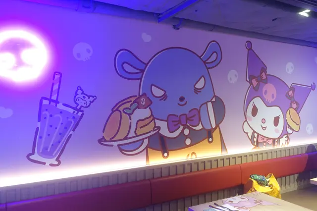 由門口到店內,隨處可見 Kuromi 的足跡