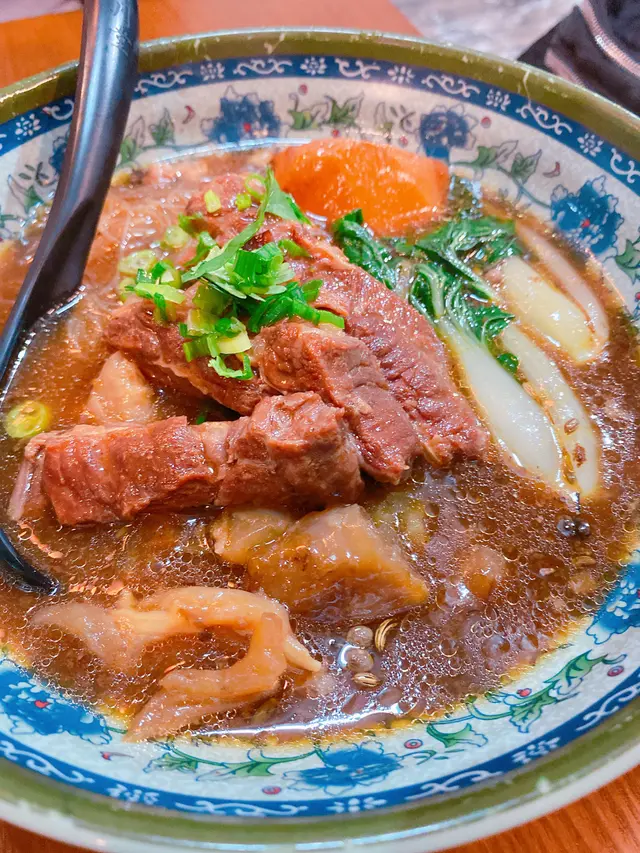 清燉半筋半肉新竹米粉
