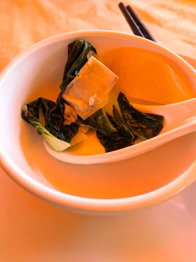 非常差，卫生非常有待提高，太离谱，上菜可以加埋 d 止血贴，作呕