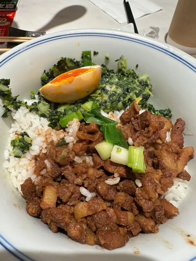 黑塌菜滷肉拌飯