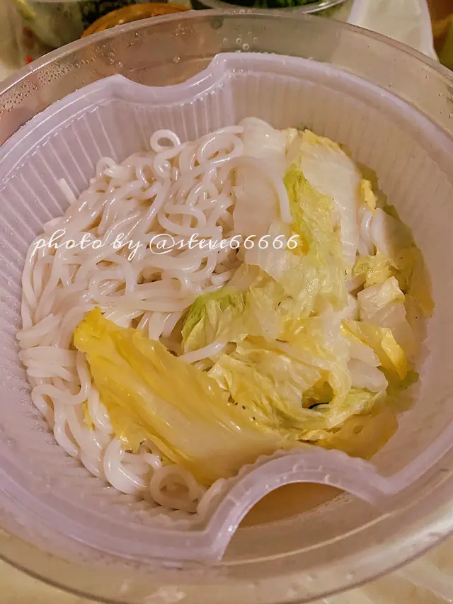 冬菇香菜豬肉餃麵