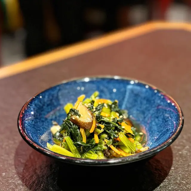 小松菜配烤香菇