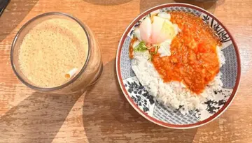 溫泉蛋肉醬飯