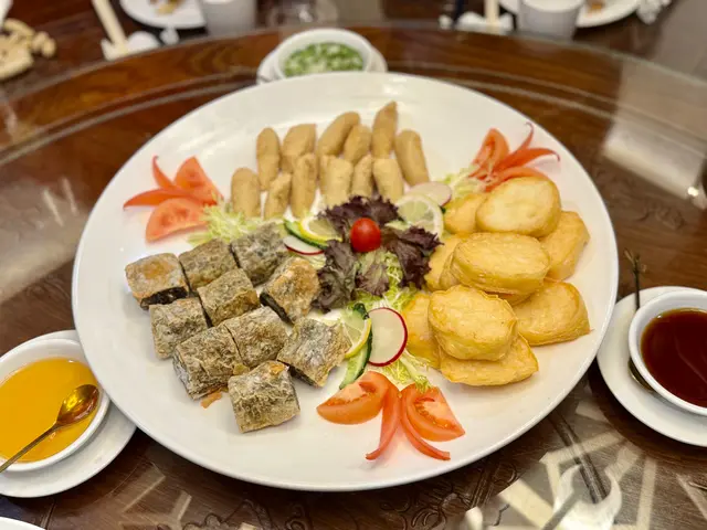 普寧豆腐拼酥炸花枝卷