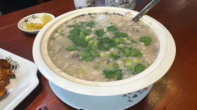 蠔仔砂鍋粥