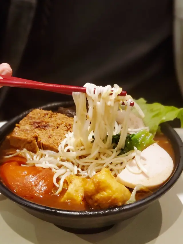 蟹膏蕃茄湯檬
