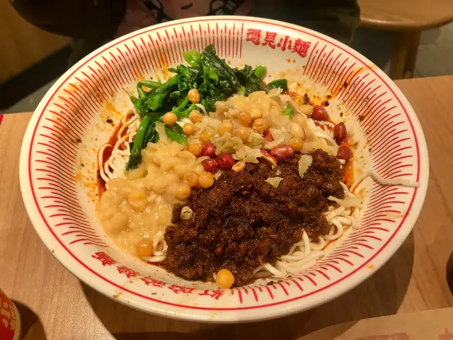 招牌菜紅碗豌雜面