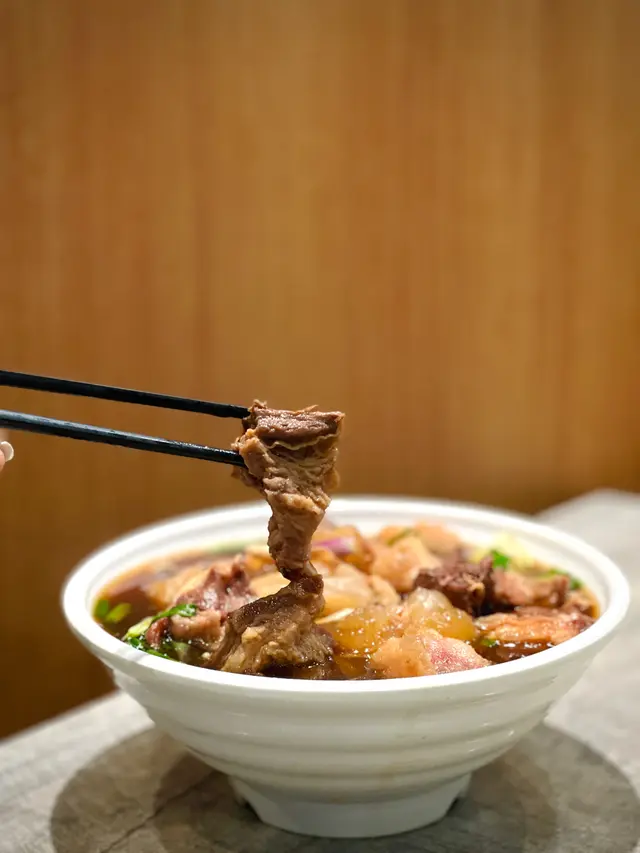 牛奔麵