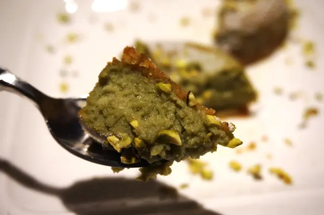 Pistachio Burnt Basque Cheese Cake 