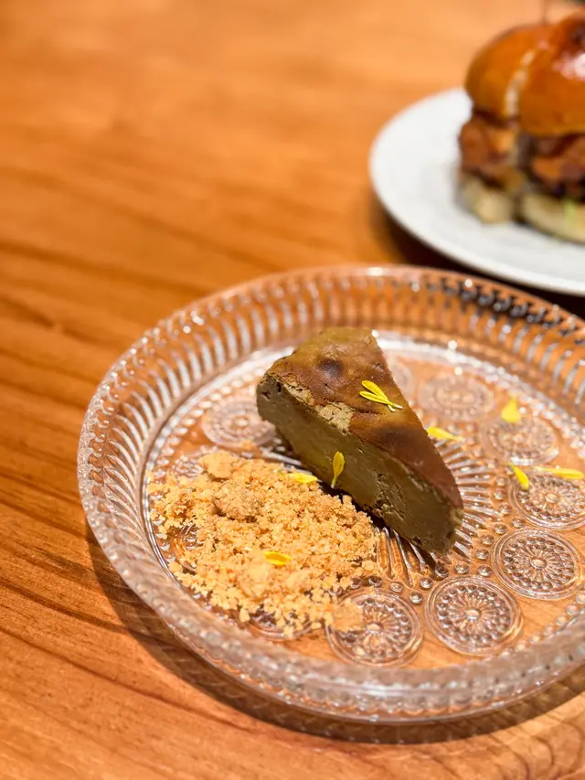 焙茶芝士巴斯克蛋糕