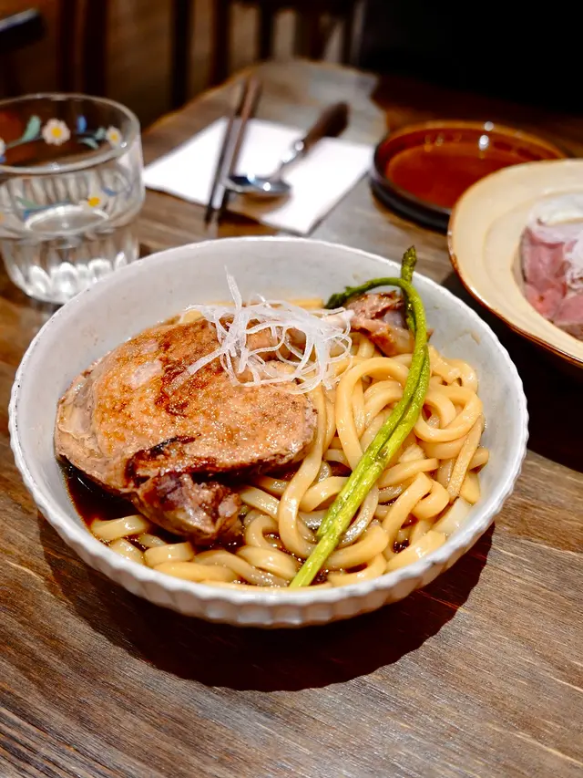 慢煮鴨髀高湯稻庭烏冬