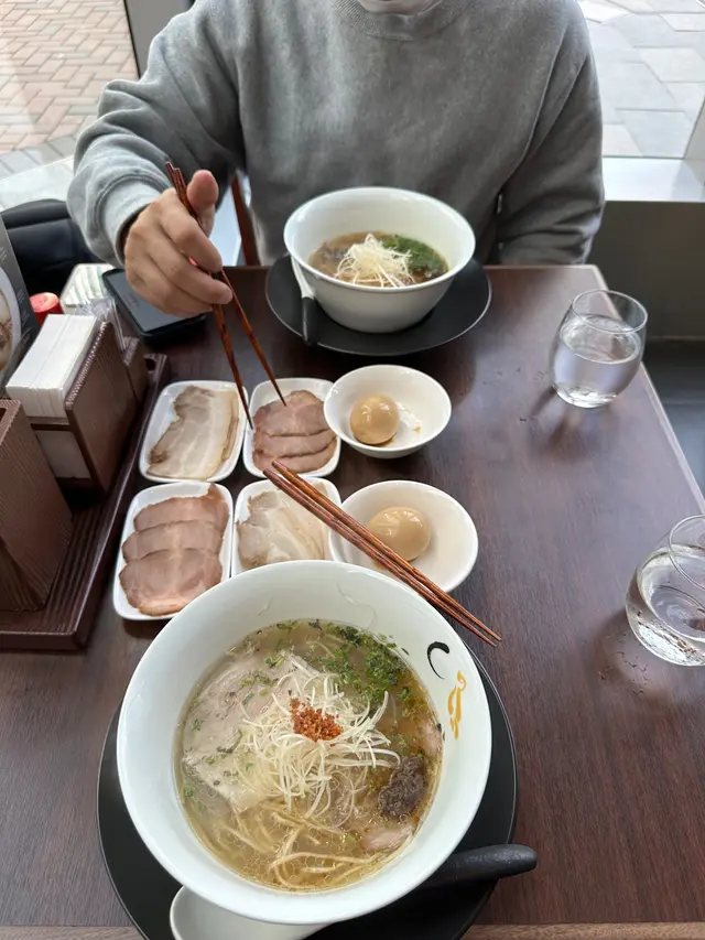 貝湯醬油拉面，貝湯鹽味拉面