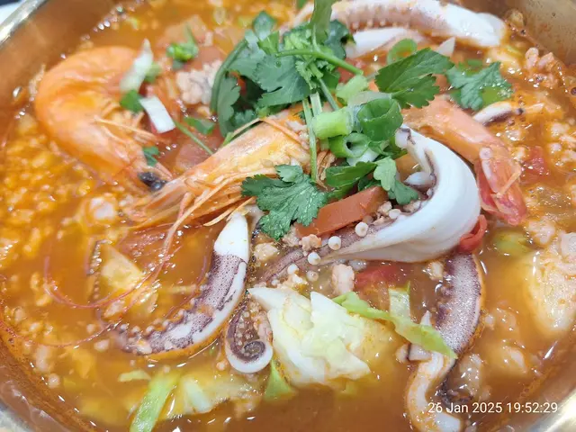 阿里山蕃茄紅酸湯海鮮扁麵