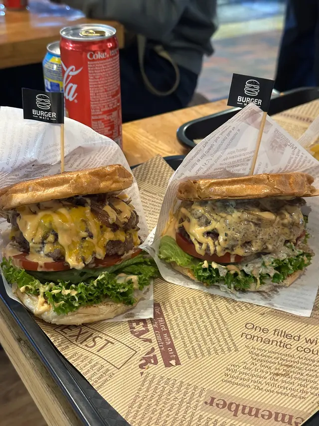 雙層安格斯牛芝士漢堡