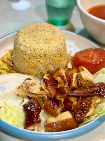 蛋椰菜花饭配豉油鸡