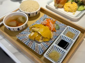 Bkk 排骨海南雞配椰香雞油飯