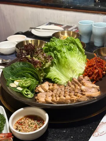 藥膳菜包豬肉