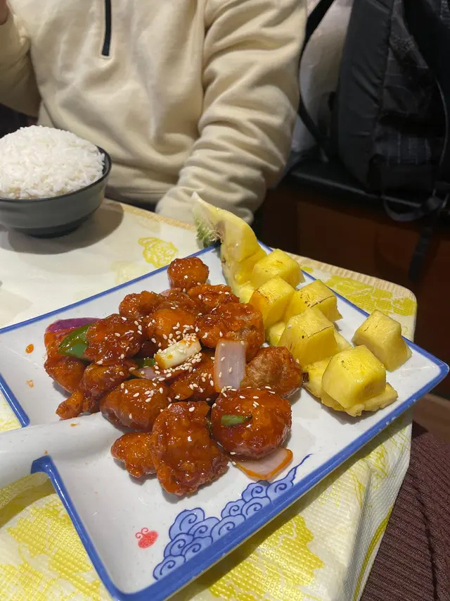 鮮菠蘿脆皮咕嚕肉