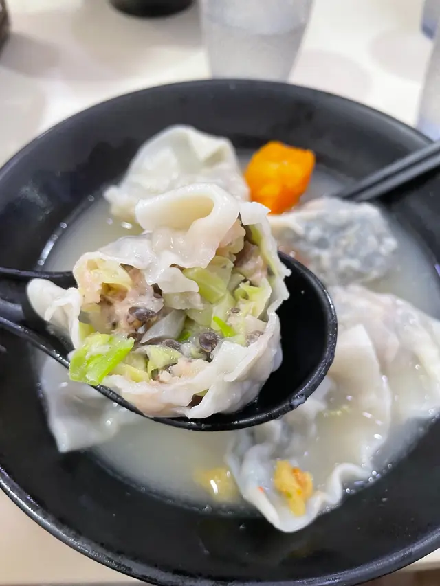 鮮肉雲耳椰菜餃