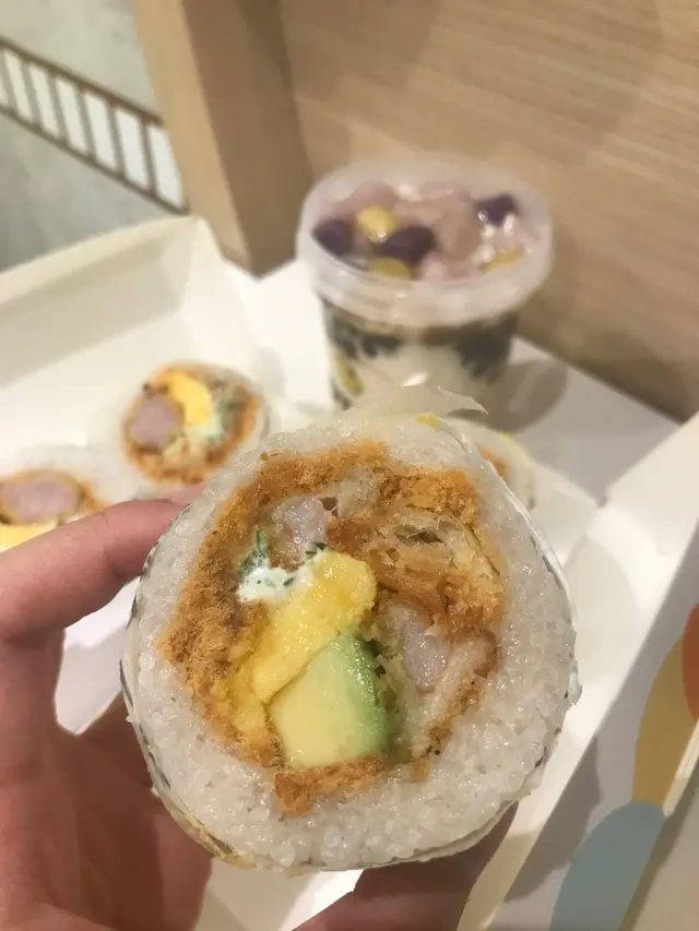 牛油果吉列蝦青瓜絲粢飯