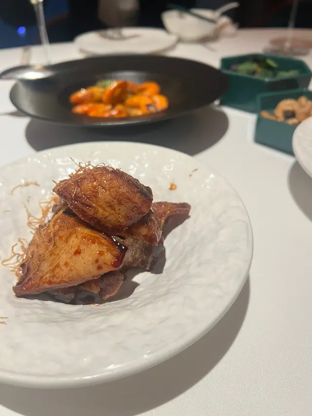 燻魚外脆內軟，一啲腥味都冇