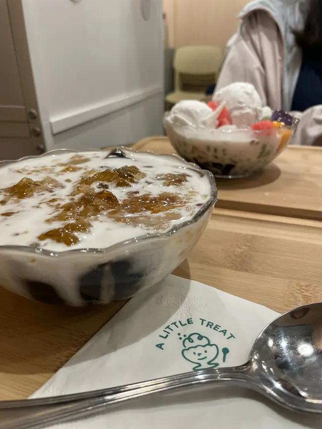 椰汁桃膠盛+大甜頭