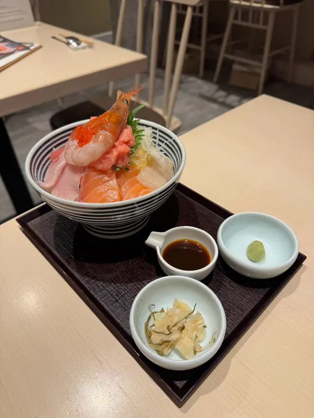 豪華海鮮丼