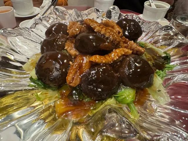 蠔皇遼參花菇扒生菜