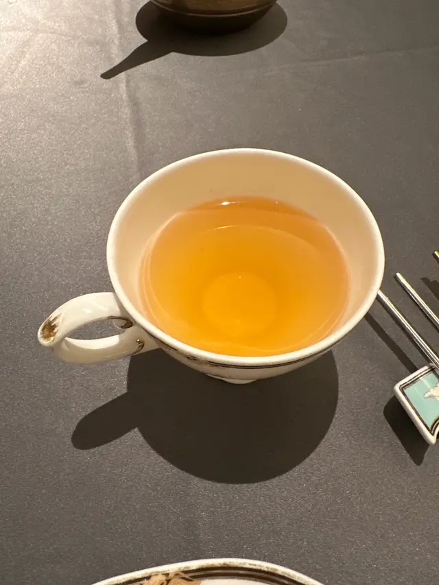 茶色的水