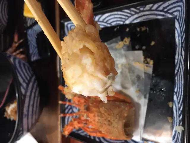 原隻活龍蝦天婦羅