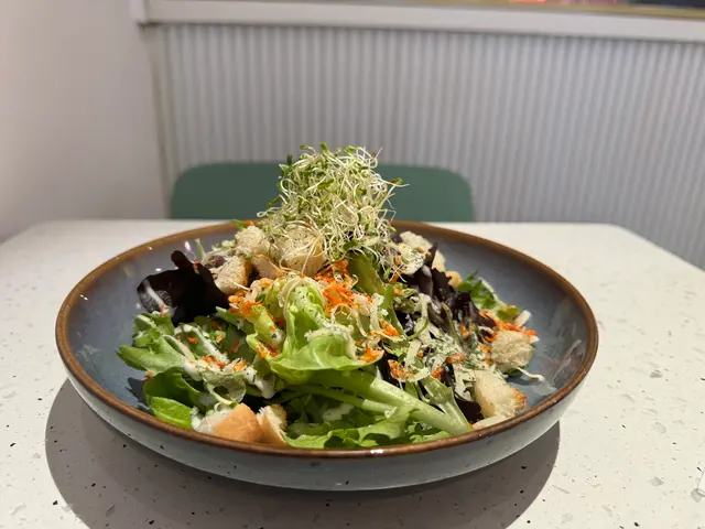 灑了櫻花蝦，添上日式風味