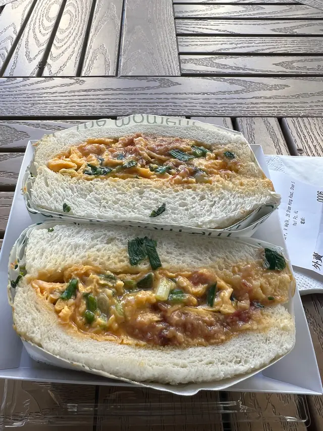 勁蔥鹹牛肉炒蛋三文治 