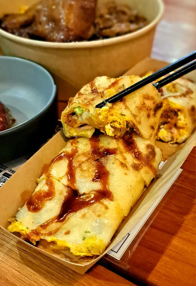 芝士火腿肉鬆蛋餅