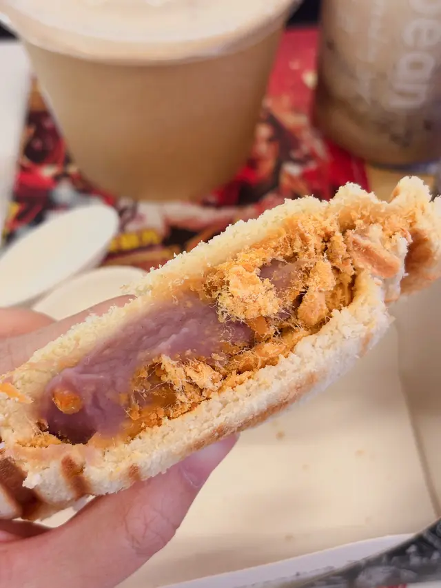 爆餡芋泥肉鬆吐司