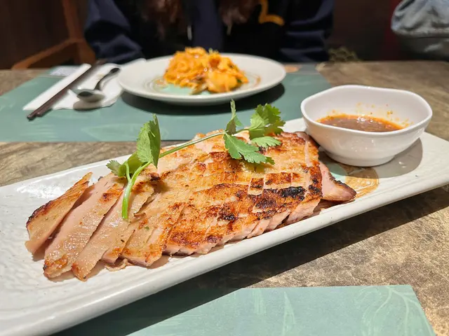 燒豬頸肉