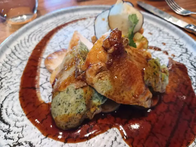 最上等食材走地雞胸肉，配上不平凡法式燉菜，我食到田野間原味。無得頂。